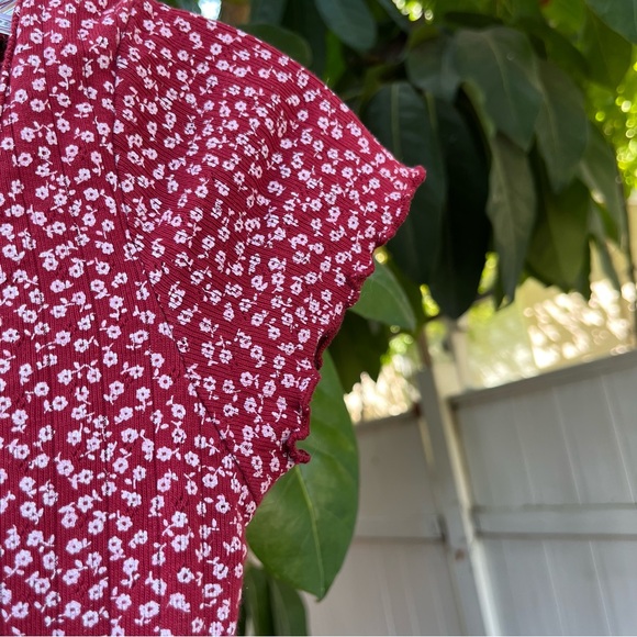 Brandy Melville red Zelly eyelet crop top. - Picture 6 of 8